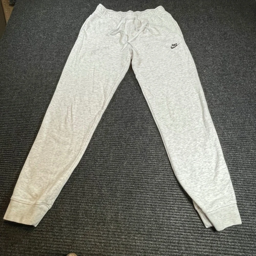 Nike‎ Women Sportswear Essential Fleece Joggers Grey Heather Small BV4095-051